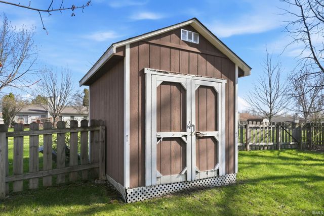 10018 Quachita Court, Fort Wayne, IN 46804