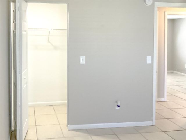 3613 WISPERBREATH LANE, Tampa, FL 33619