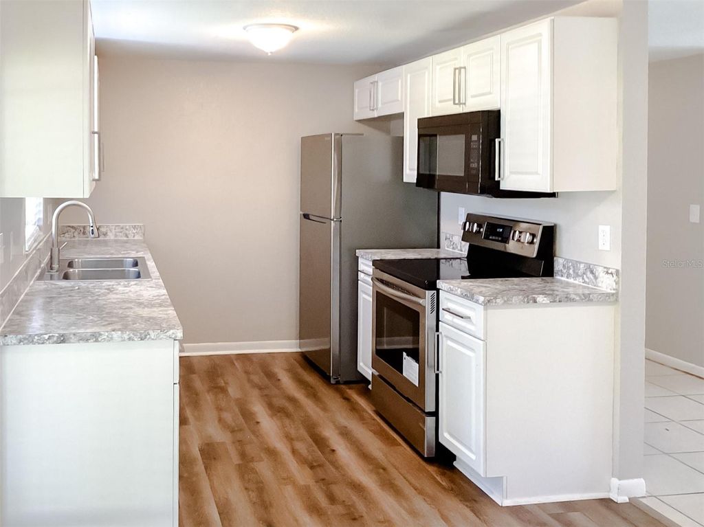 Image 3 of property listing at 3613 WISPERBREATH LANE, Tampa, FL 33619