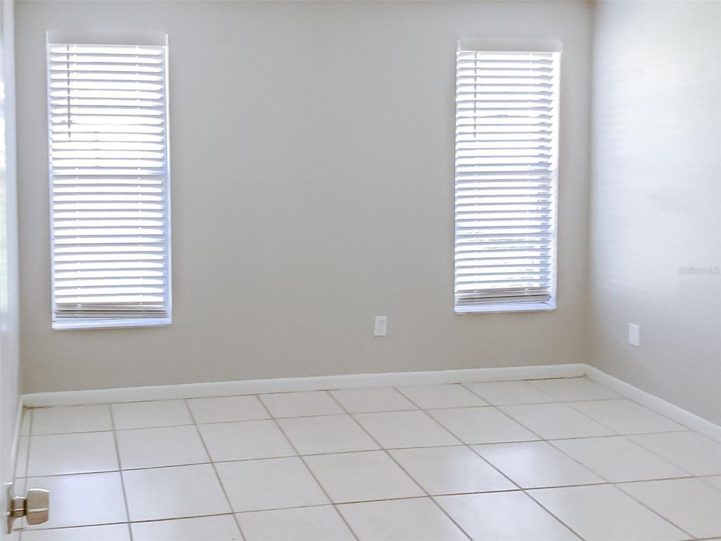 Image 4 of property listing at 3613 WISPERBREATH LANE, Tampa, FL 33619