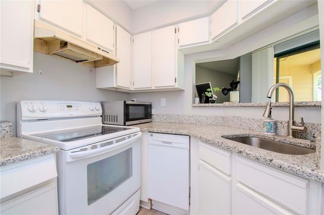 8734 MALLARD RESERVE DRIVE 201, Tampa, FL 33614