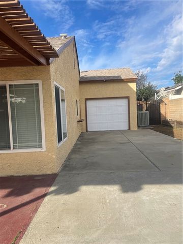 1053 N Wisteria, Rialto, CA 92376