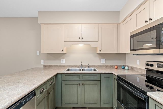 1419 12th Street W, Hastings, MN 55033