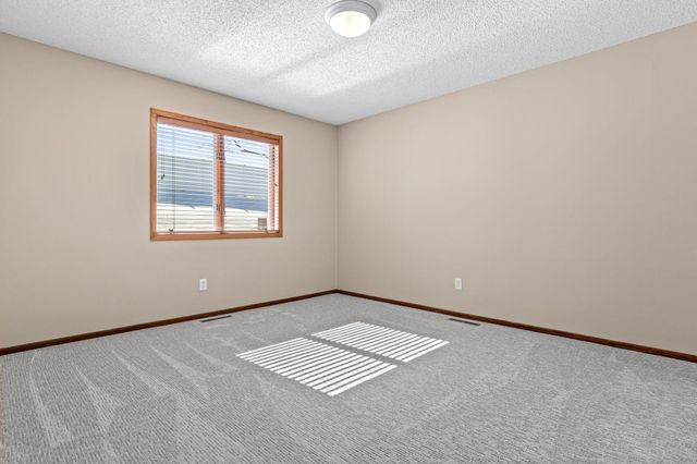 1419 12th Street W, Hastings, MN 55033