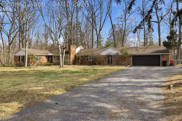 23640 Oak Glen Drive, Southfield, MI 48033