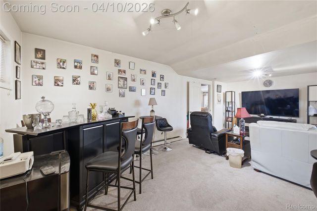 23640 Oak Glen Drive, Southfield, MI 48033