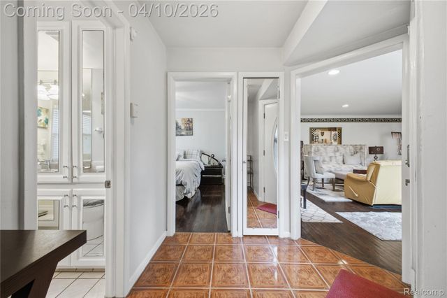 23640 Oak Glen Drive, Southfield, MI 48033