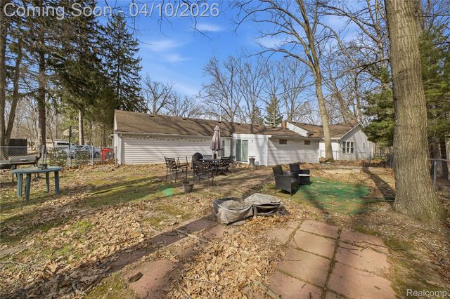 23640 Oak Glen Drive, Southfield, MI 48033