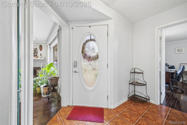 23640 Oak Glen Drive, Southfield, MI 48033