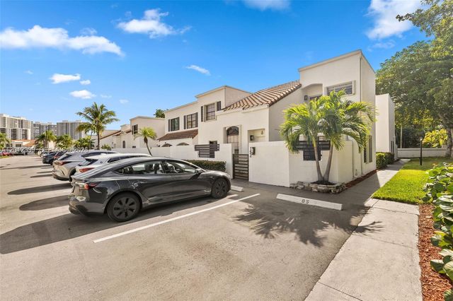 21216 Harbor Way 15815, Aventura, FL 33180
