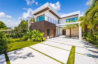 1351 SW 16th St, Miami, FL 33145