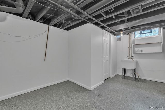 16047 Mccann Street, Southgate, MI 48195