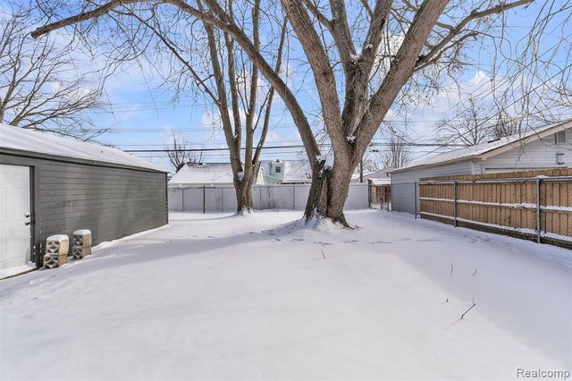 16047 Mccann Street, Southgate, MI 48195