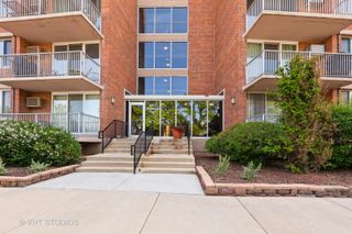 2211 S Highland Avenue 4B, Lombard, IL 60148