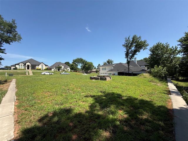 901 Waterloo Lake Drive, Denison, TX 75020