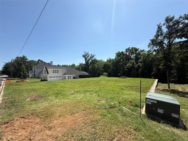 901 Waterloo Lake Drive, Denison, TX 75020