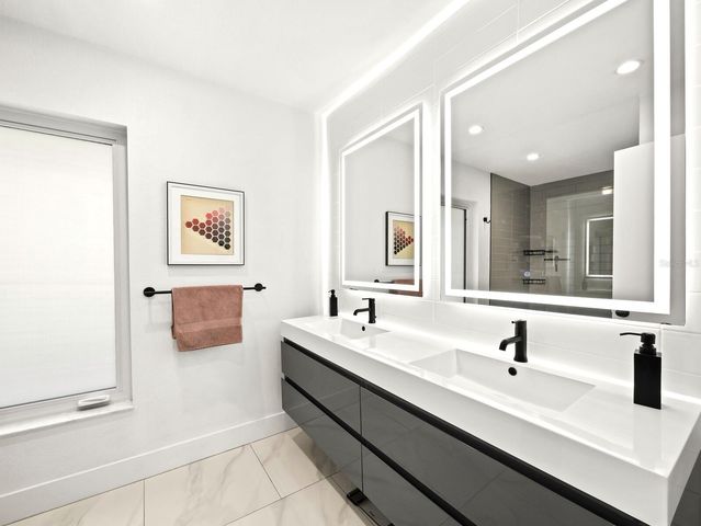 5341 SIESTA COURT, Sarasota, FL 34242