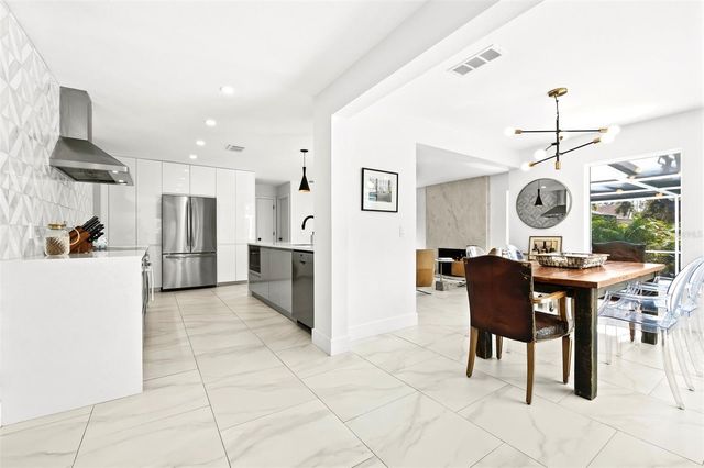 5341 SIESTA COURT, Sarasota, FL 34242