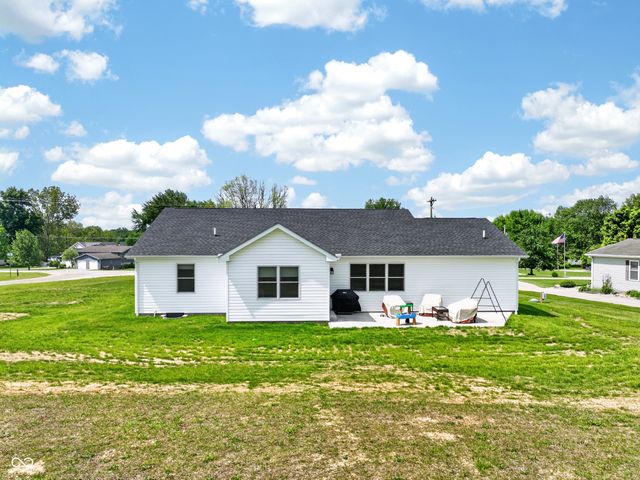 1415 NE Santee Drive, Greensburg, IN 47240