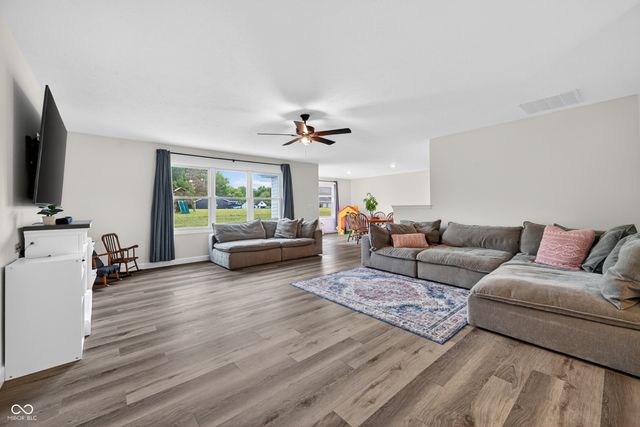 1415 NE Santee Drive, Greensburg, IN 47240