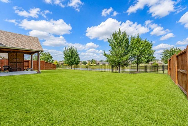 24506 Raven Cliff Falls Drive, Tomball, TX 77375
