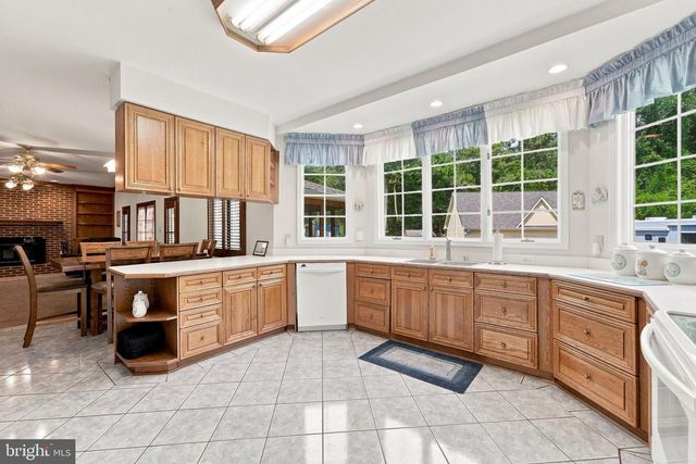 9438 PETTERSON LN, Manassas, VA 20112