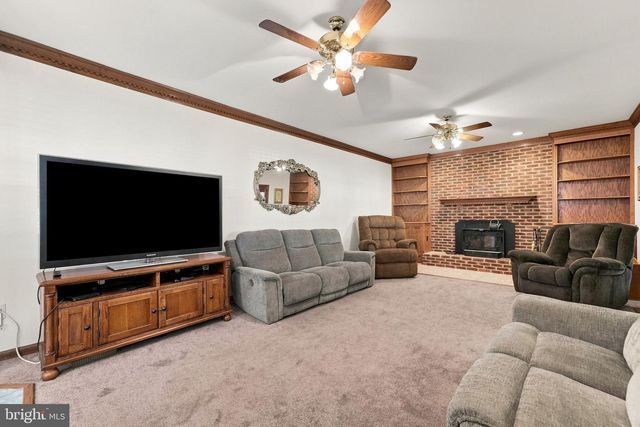 9438 PETTERSON LN, Manassas, VA 20112