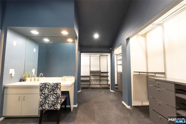 22 Post Lane, Livingston, NJ 07039