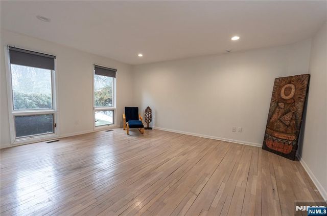 22 Post Lane, Livingston, NJ 07039