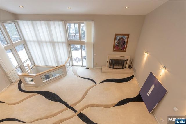 22 Post Lane, Livingston, NJ 07039