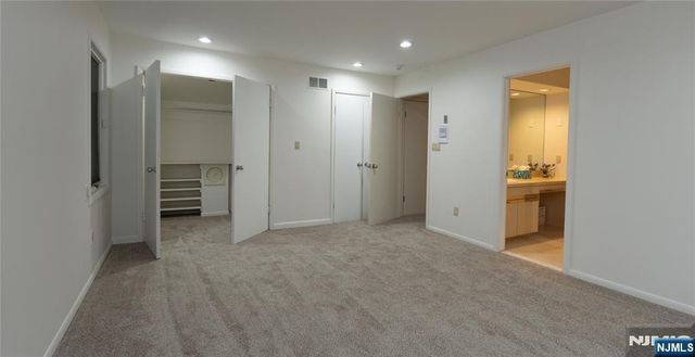 22 Post Lane, Livingston, NJ 07039