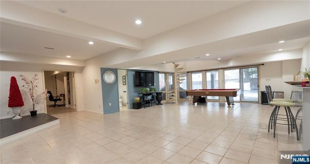 22 Post Lane, Livingston, NJ 07039