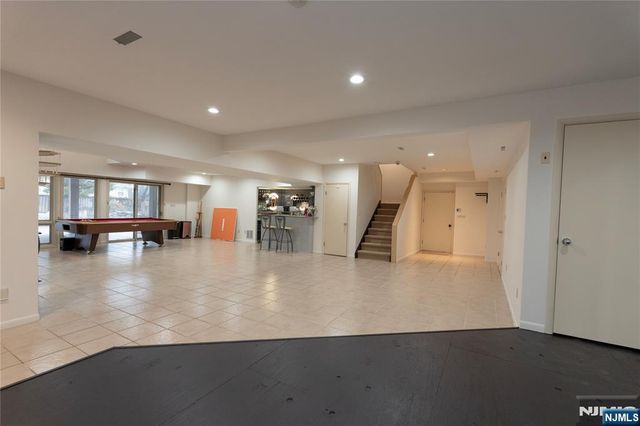 22 Post Lane, Livingston, NJ 07039