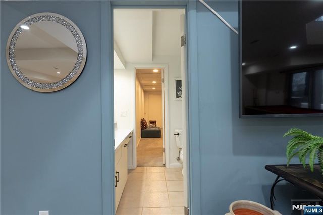 22 Post Lane, Livingston, NJ 07039