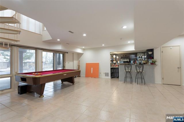 22 Post Lane, Livingston, NJ 07039