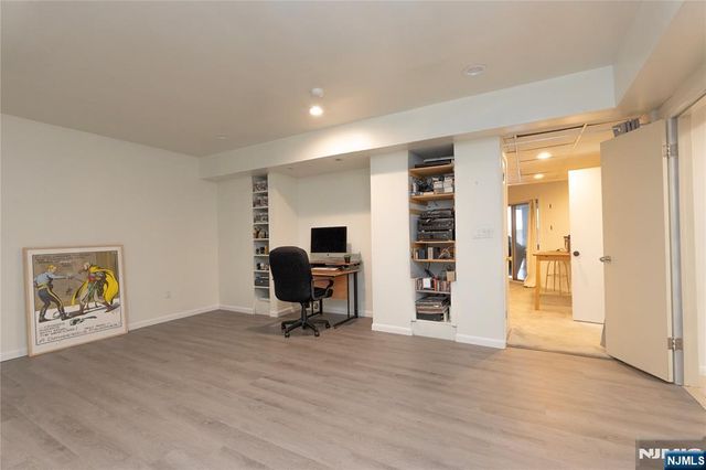 22 Post Lane, Livingston, NJ 07039