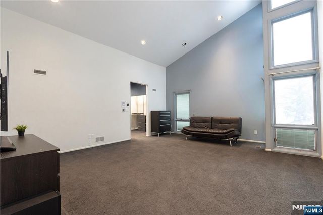 22 Post Lane, Livingston, NJ 07039