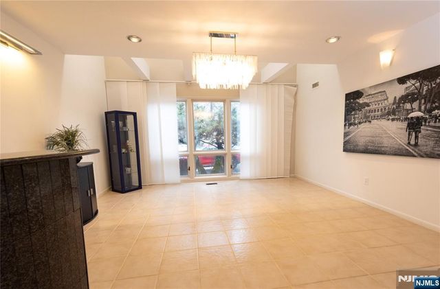 22 Post Lane, Livingston, NJ 07039