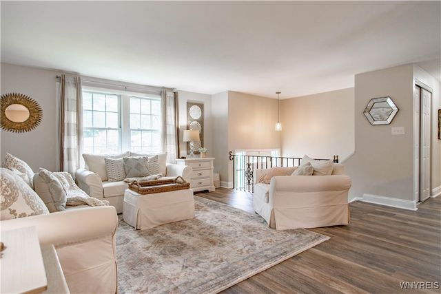 7100 Fieldcrest Drive, Lockport Town, NY 14094