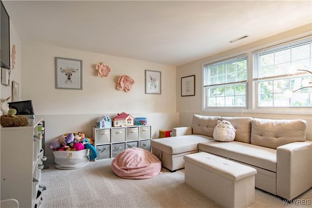 7100 Fieldcrest Drive, Lockport Town, NY 14094