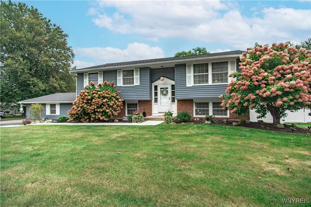 7100 Fieldcrest Drive, Lockport Town, NY 14094