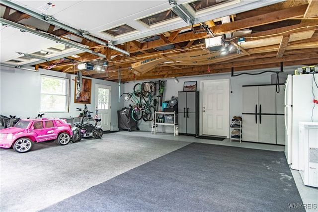 7100 Fieldcrest Drive, Lockport Town, NY 14094