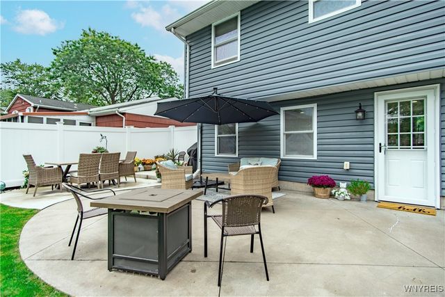 7100 Fieldcrest Drive, Lockport Town, NY 14094