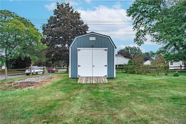 7100 Fieldcrest Drive, Lockport Town, NY 14094