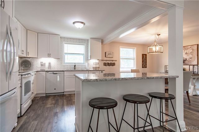 7100 Fieldcrest Drive, Lockport Town, NY 14094