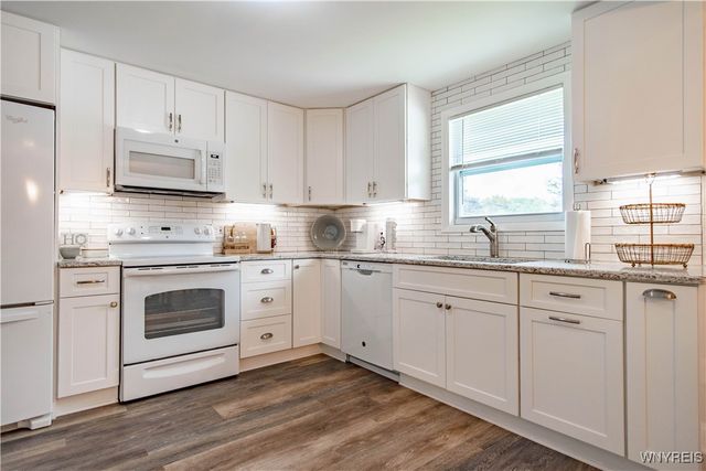 7100 Fieldcrest Drive, Lockport Town, NY 14094