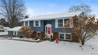 7100 Fieldcrest Drive, Lockport Town, NY 14094