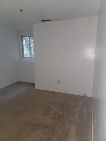 117 Cluff Crossing Rd Apt 7, Salem, NH 03079