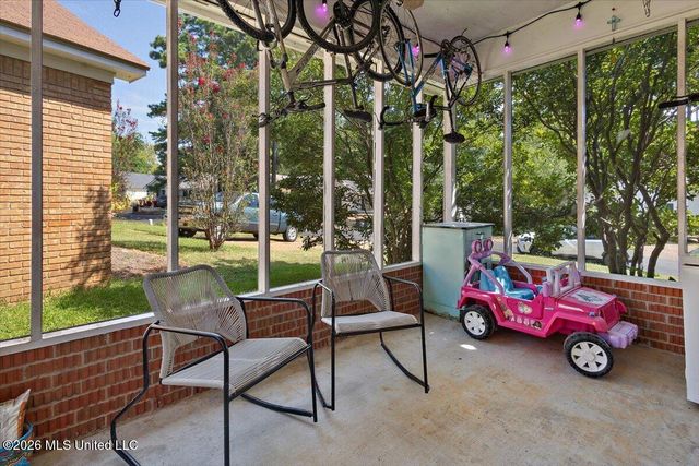 15 Ashland Avenue, Brandon, MS 39047