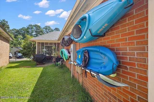 15 Ashland Avenue, Brandon, MS 39047